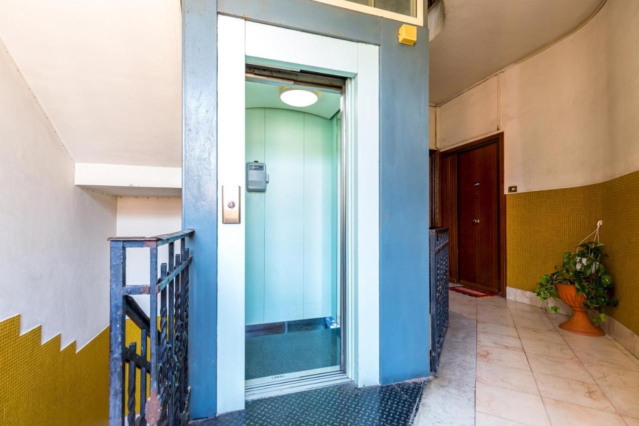Rione Emanuele III - 4 Bedroom Apartment Неаполь Экстерьер фото